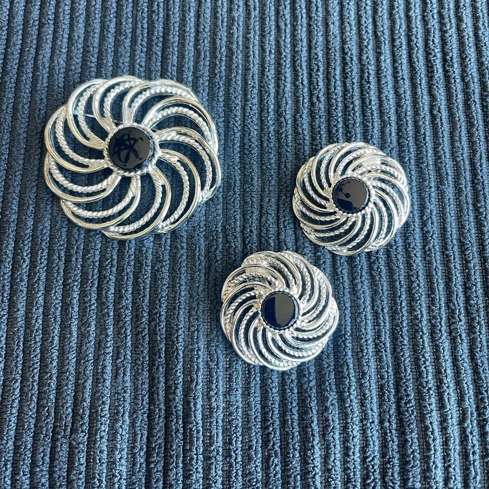 Sarah Coventry vintage brooch and clip earrings
